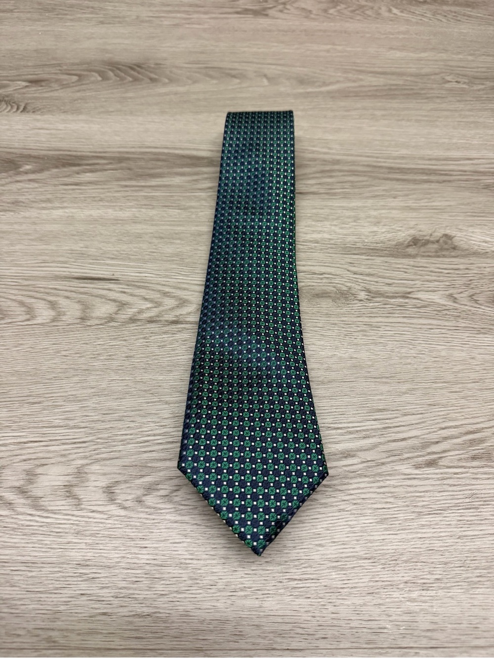 Bloomingdale’s Mens Store Green Navy Blue Geometric Silk Tie - Classic NWT